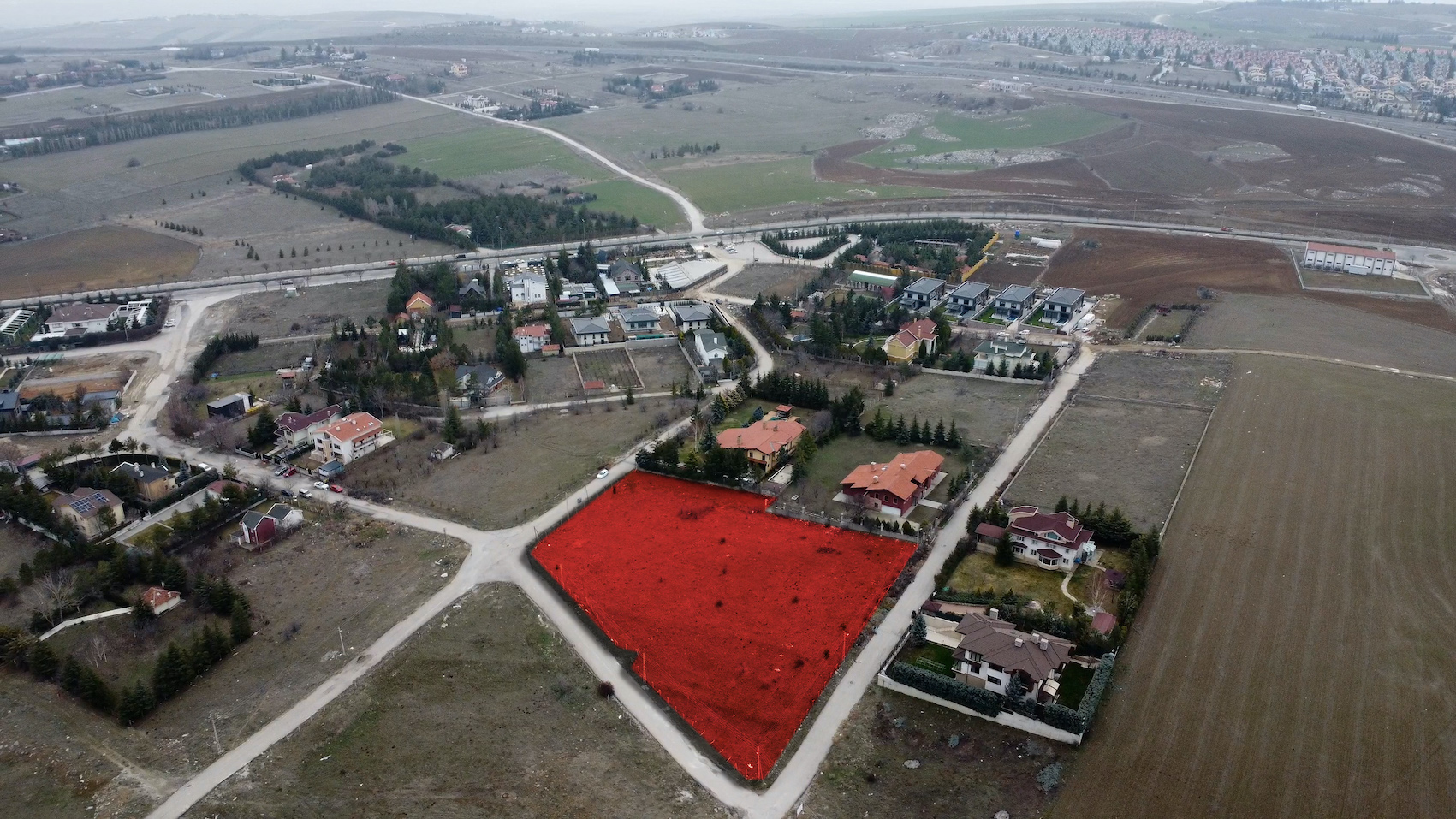 İncek'te toplam 6.400 m2 12 villalık arsa