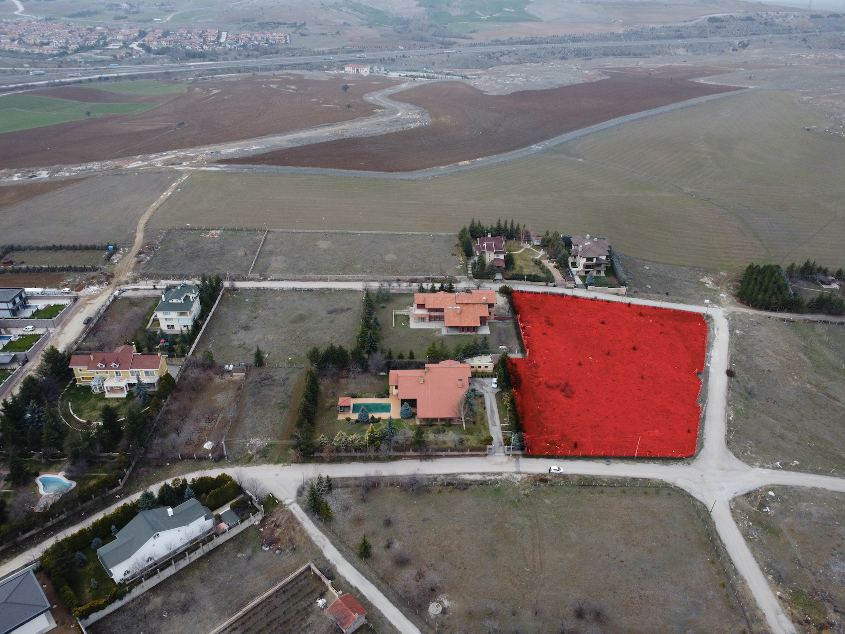 İncek'te toplam 6.400 m2 12 villalık arsa
