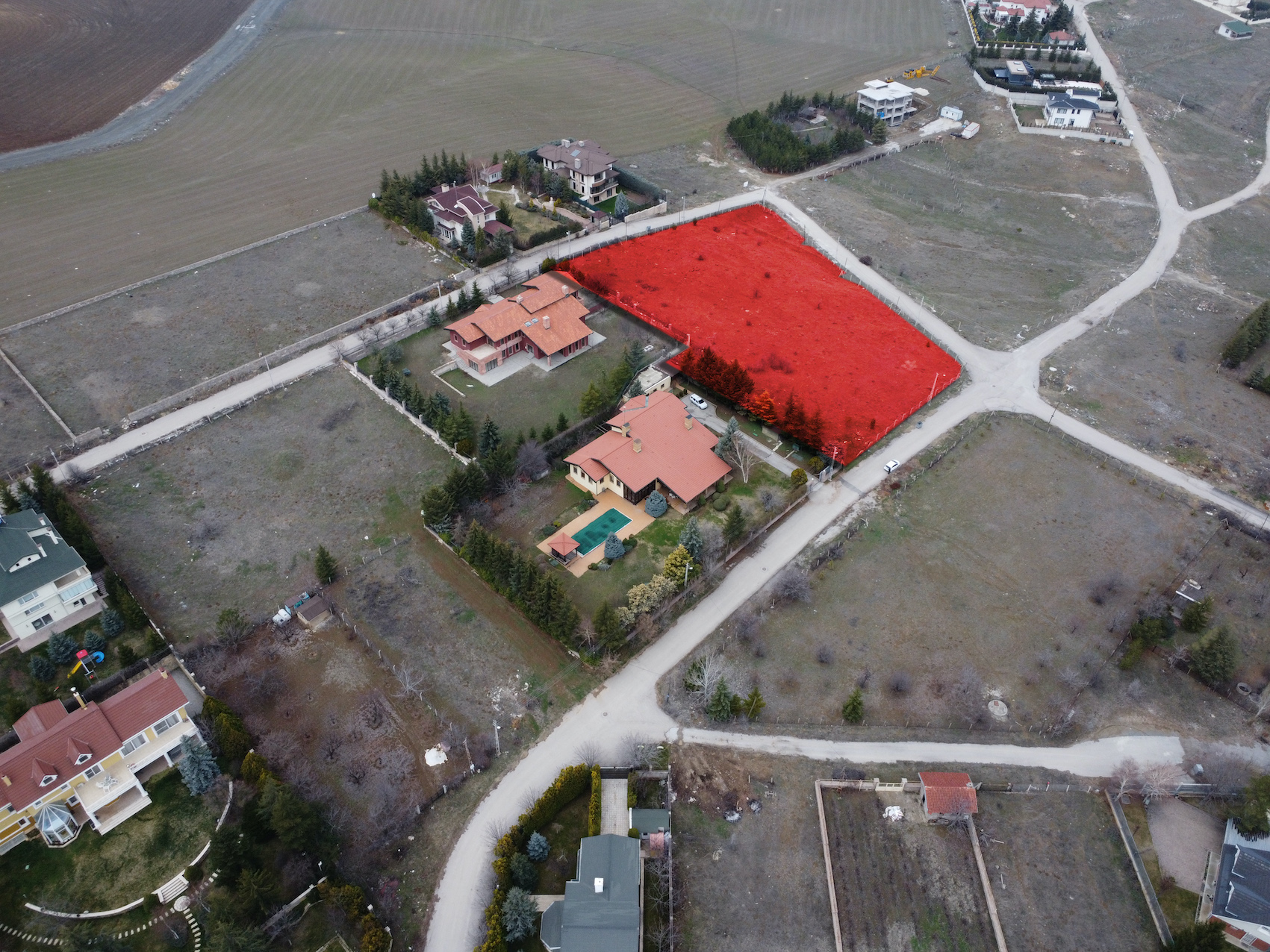 İncek'te toplam 6.400 m2 12 villalık arsa