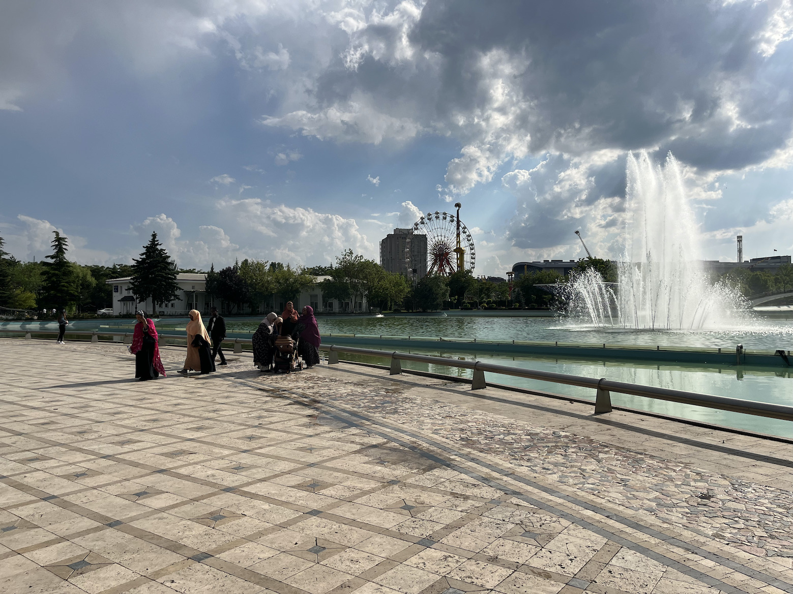 Ankara gençlik parkı adeta göçmenlerin parkına dönüştü