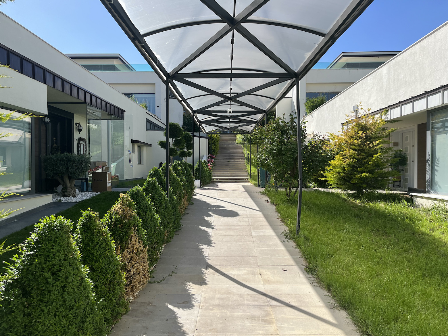 İncek N Modern sitesinde natamam villa