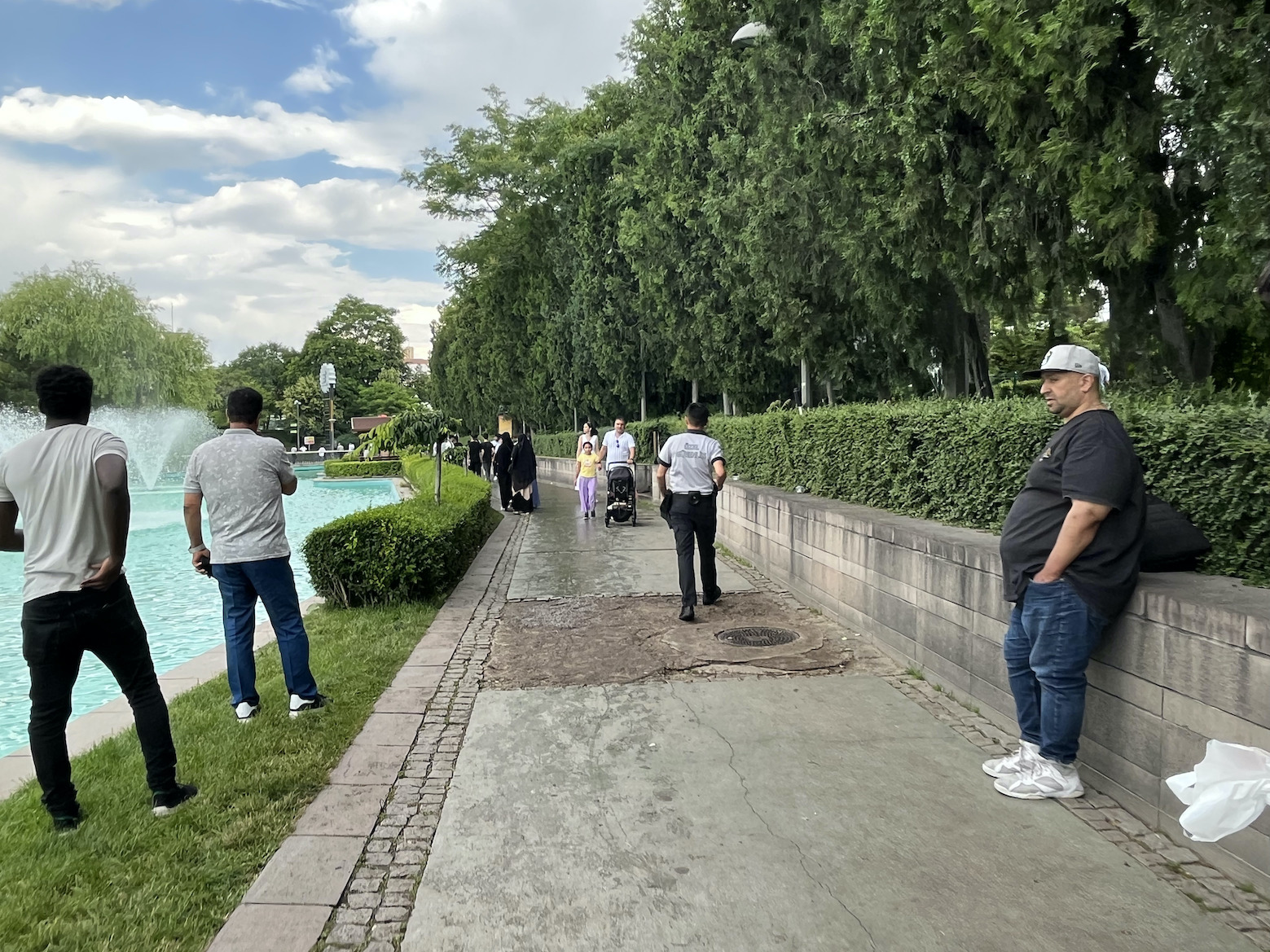 Ankara gençlik parkı adeta göçmenlerin parkına dönüştü