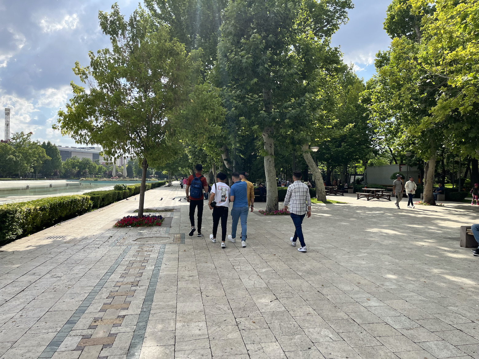 Ankara gençlik parkı adeta göçmenlerin parkına dönüştü