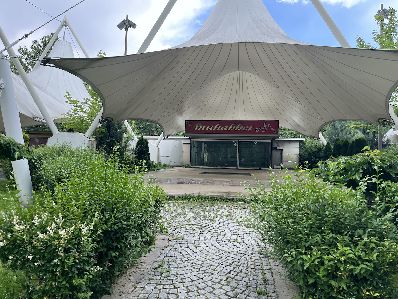 Ankara gençlik parkı adeta göçmenlerin parkına dönüştü