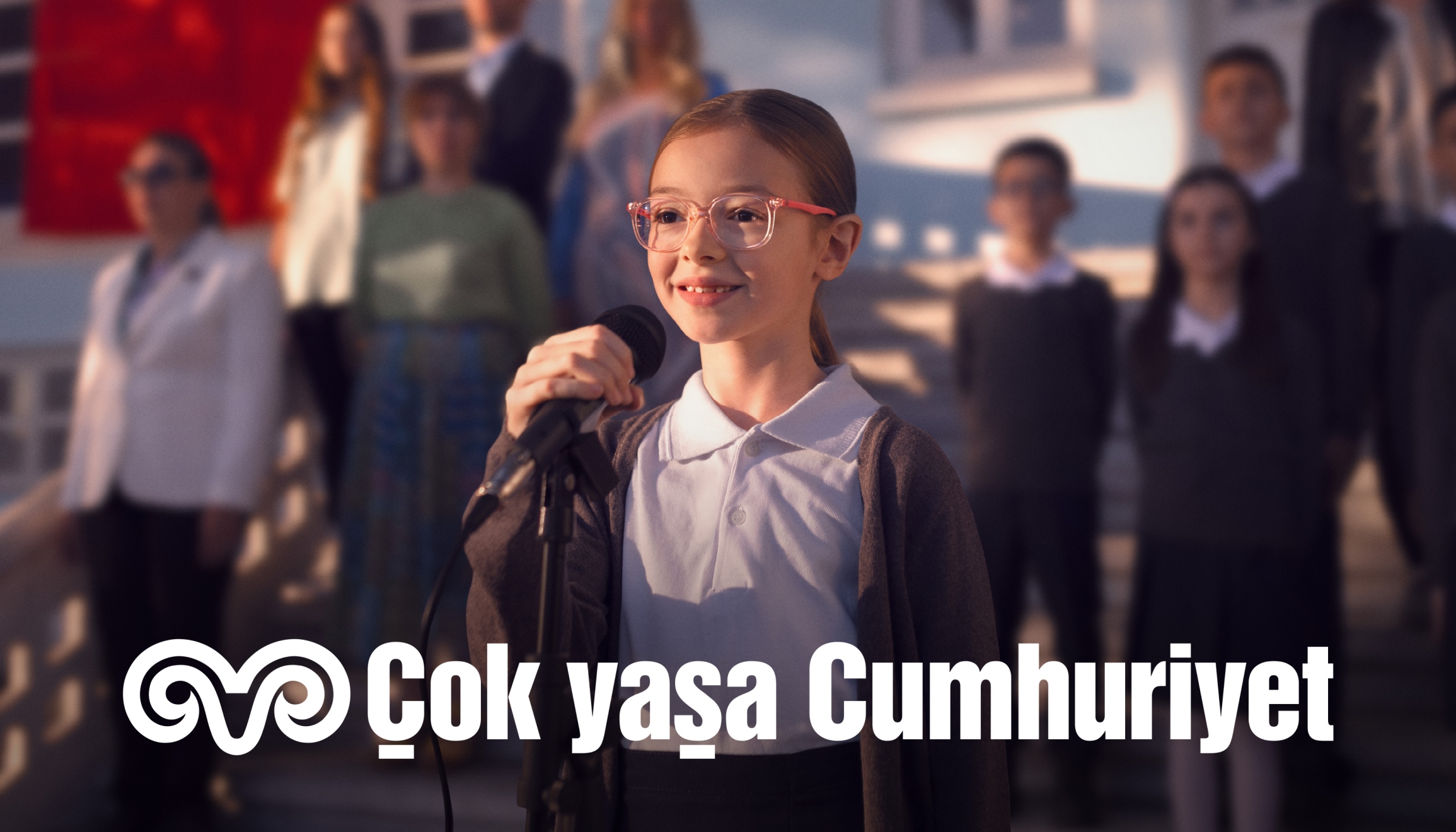 Ankaralı Koç Holding Cumhuriyet’in 100. Yılını kutlarken logosunu ‘çok’ olarak değiştirdi