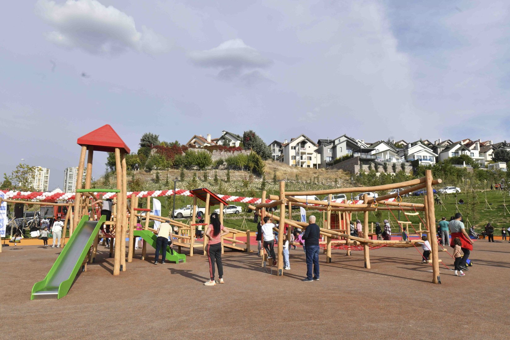 Ankara'ya 130 m2 'lik bir alanda yapılan Lodumlu parkı açıldı