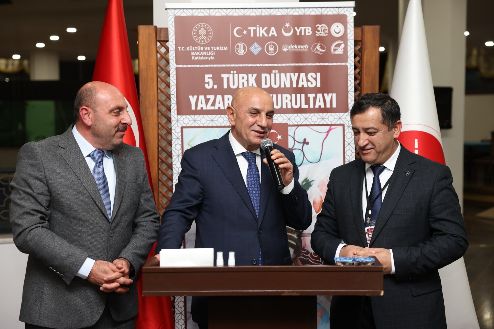 Keçiören’de 5. Türk dünyası yazarlar kurultayı düzenlendi