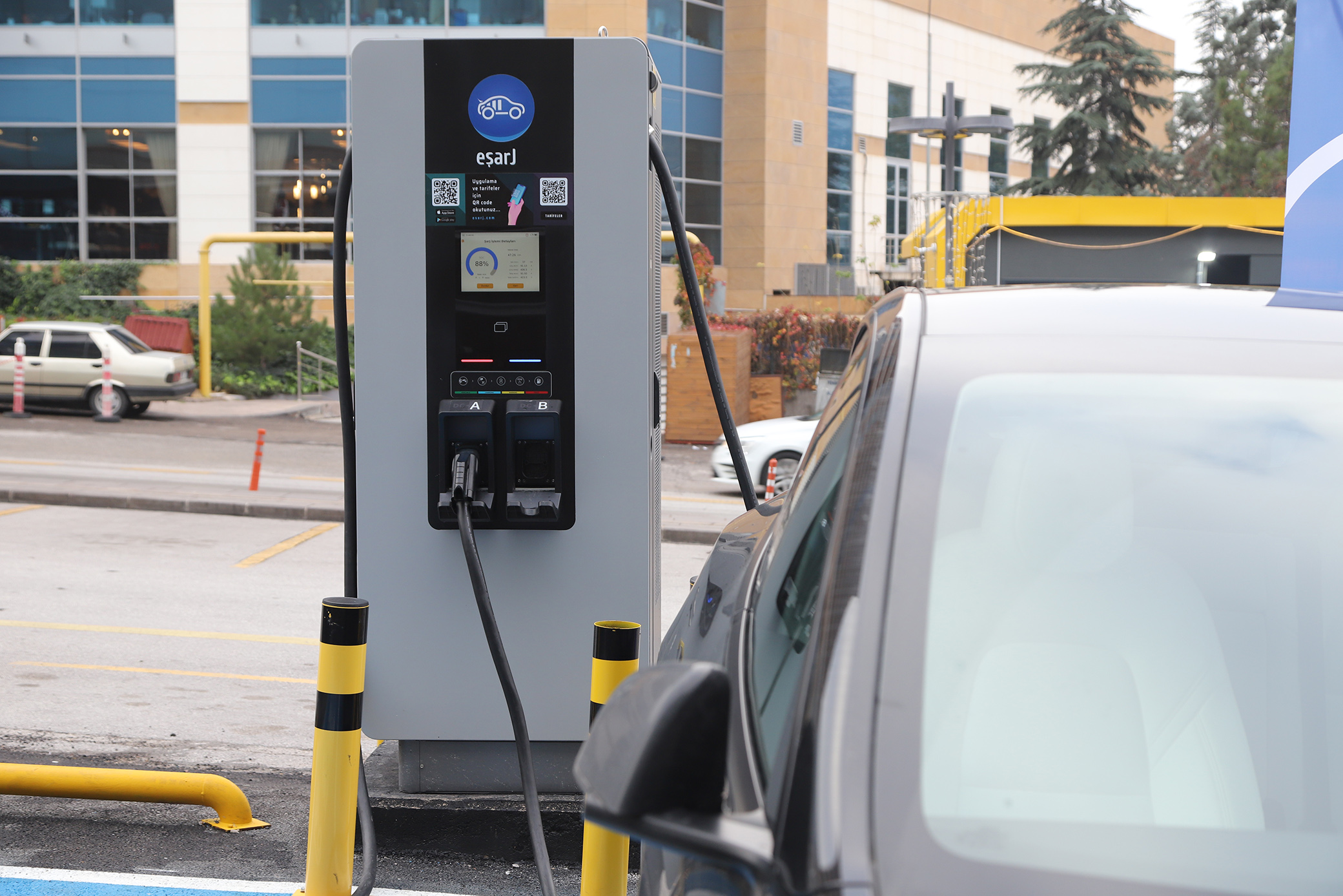 Ankara’nın en büyük elektrikli araç şarj istasyonu hizmet başladı