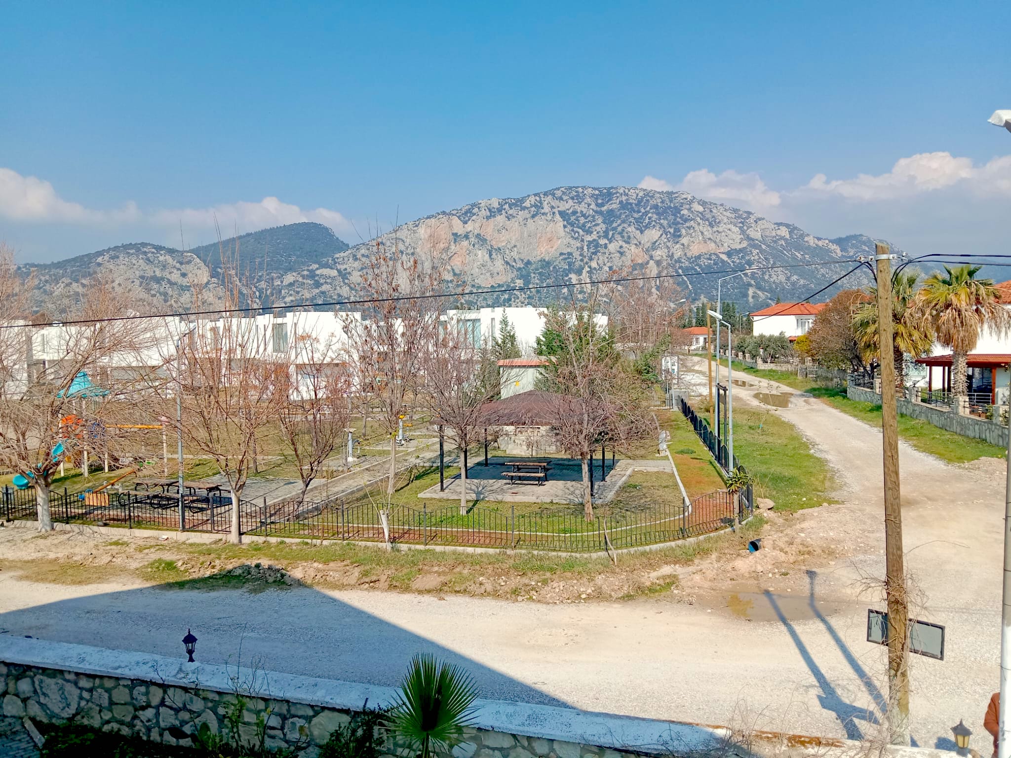 Bodrum Ören'de denize sıfır sitede tam müstakil yazlık villa