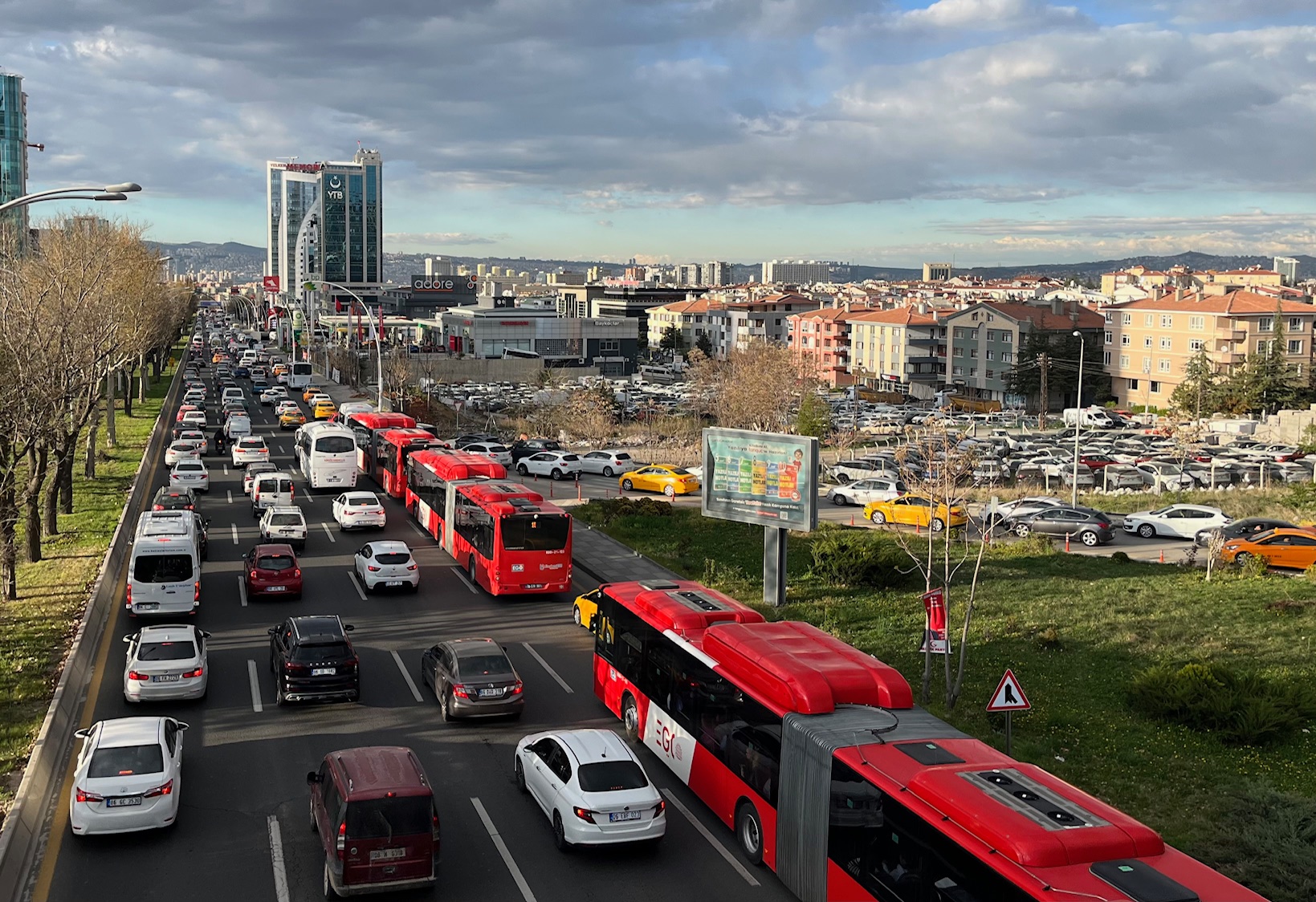 Ankara'da büyüyen trafik sorunu, insanların yaşam kalitesini düşürdü