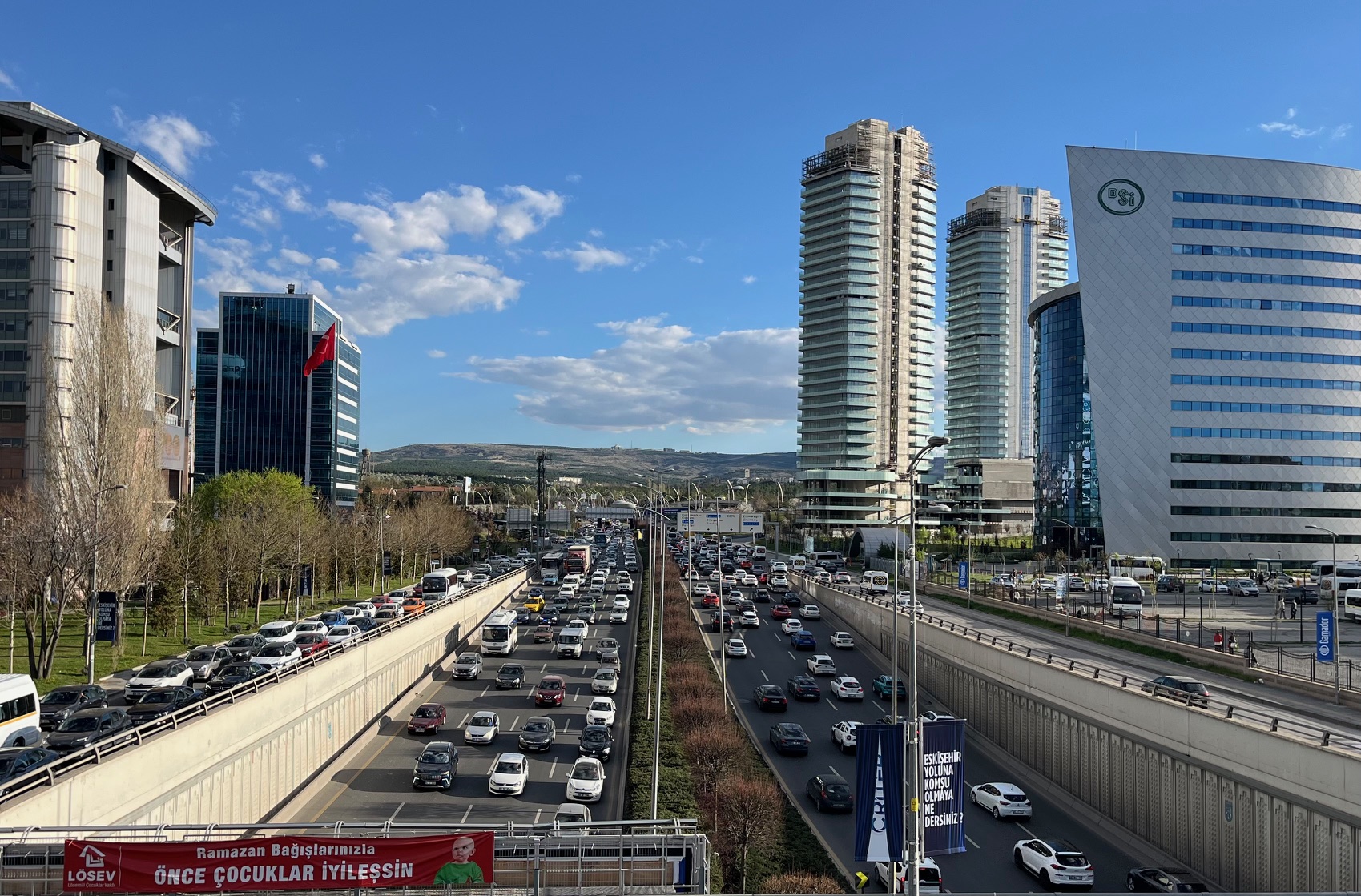 Ankara'da büyüyen trafik sorunu, insanların yaşam kalitesini düşürdü