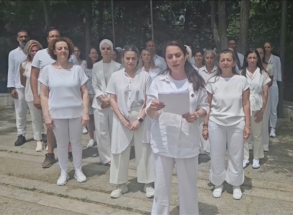 Ankara İsrail Büyükelçiliği önünde sevgi ve barış protestosu