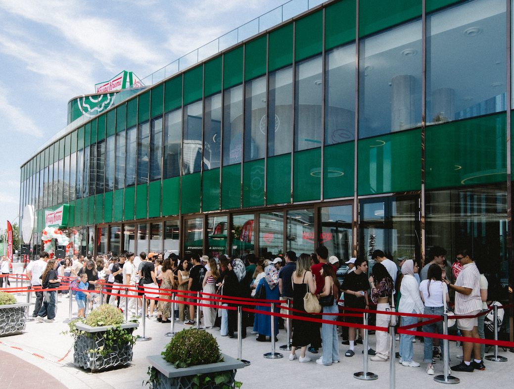 Türkiye'nin theatre konseptli krıspy kreme mağazası Ankara'da açıldı