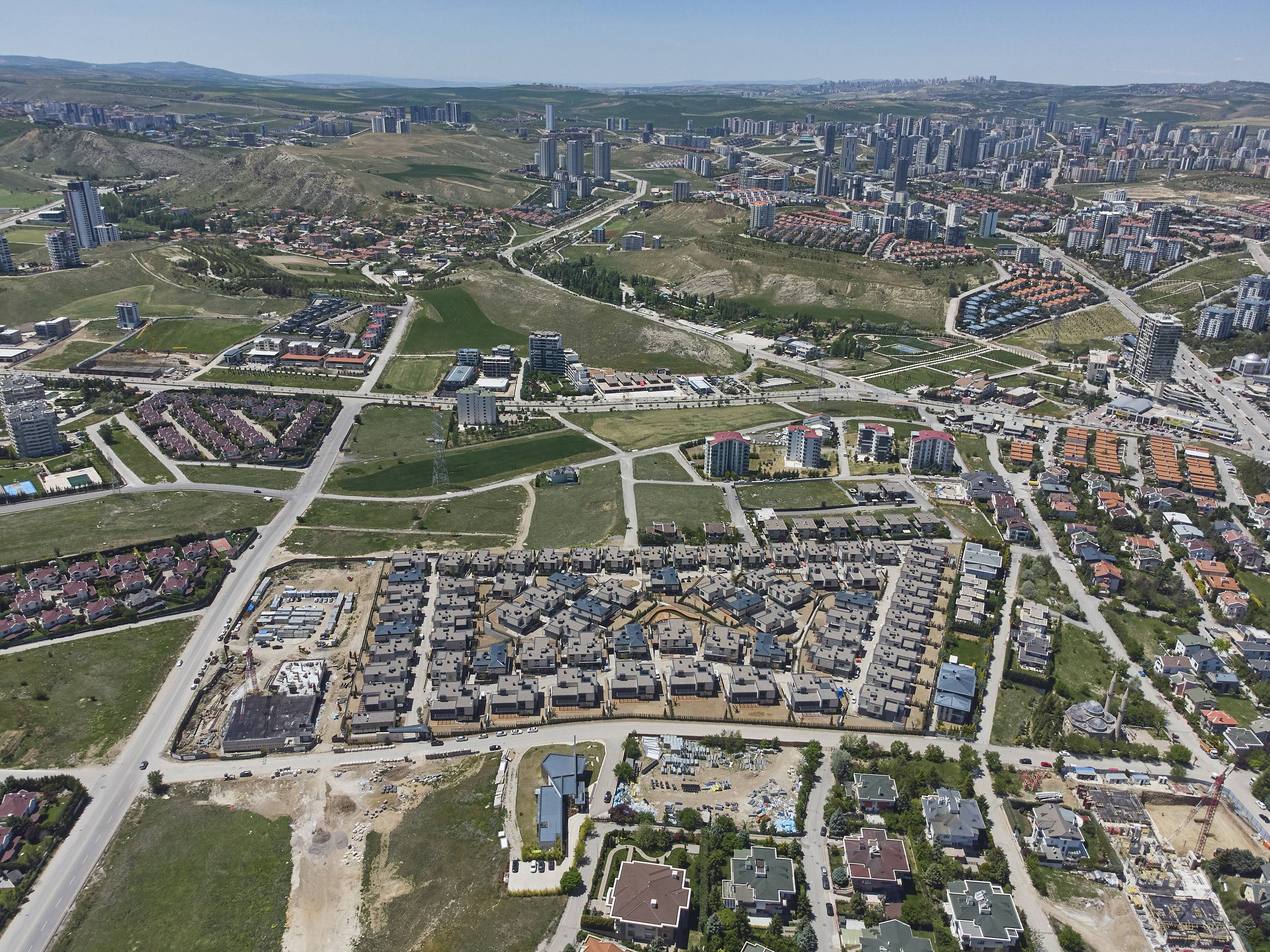 Ankara'da site içerisinde natamam villalara olan ilgi canlı ve istekli