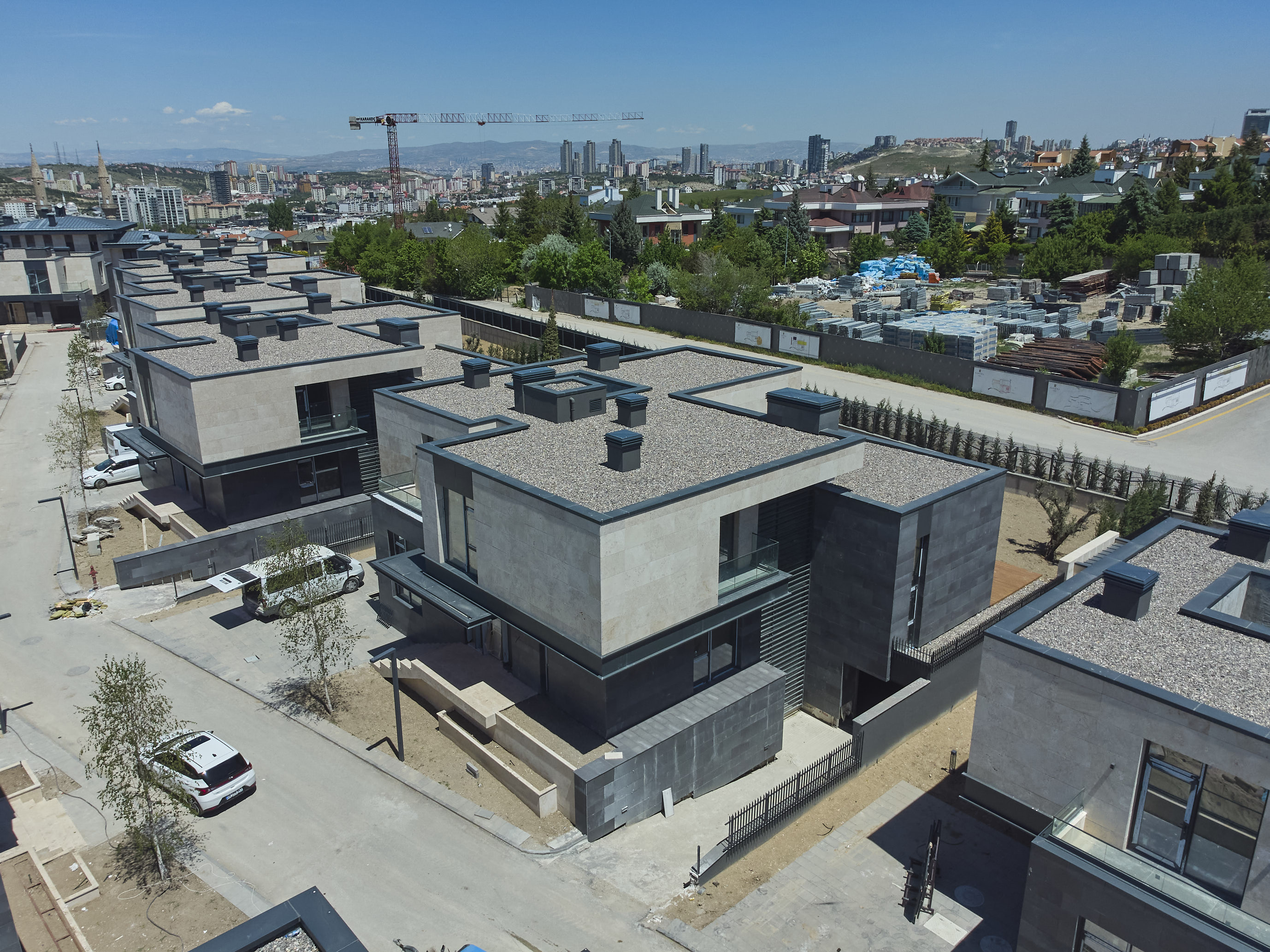 Ankara'da site içerisinde natamam villalara olan ilgi canlı ve istekli
