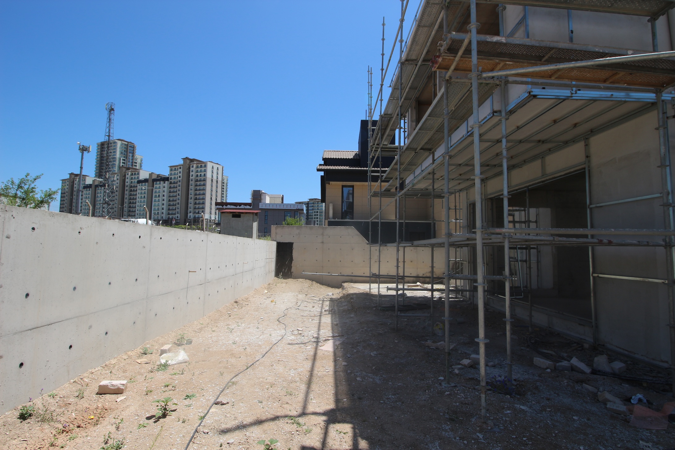 Beytepe’de yatırım fırsatı. 500 m² natamam ofis binası satışta