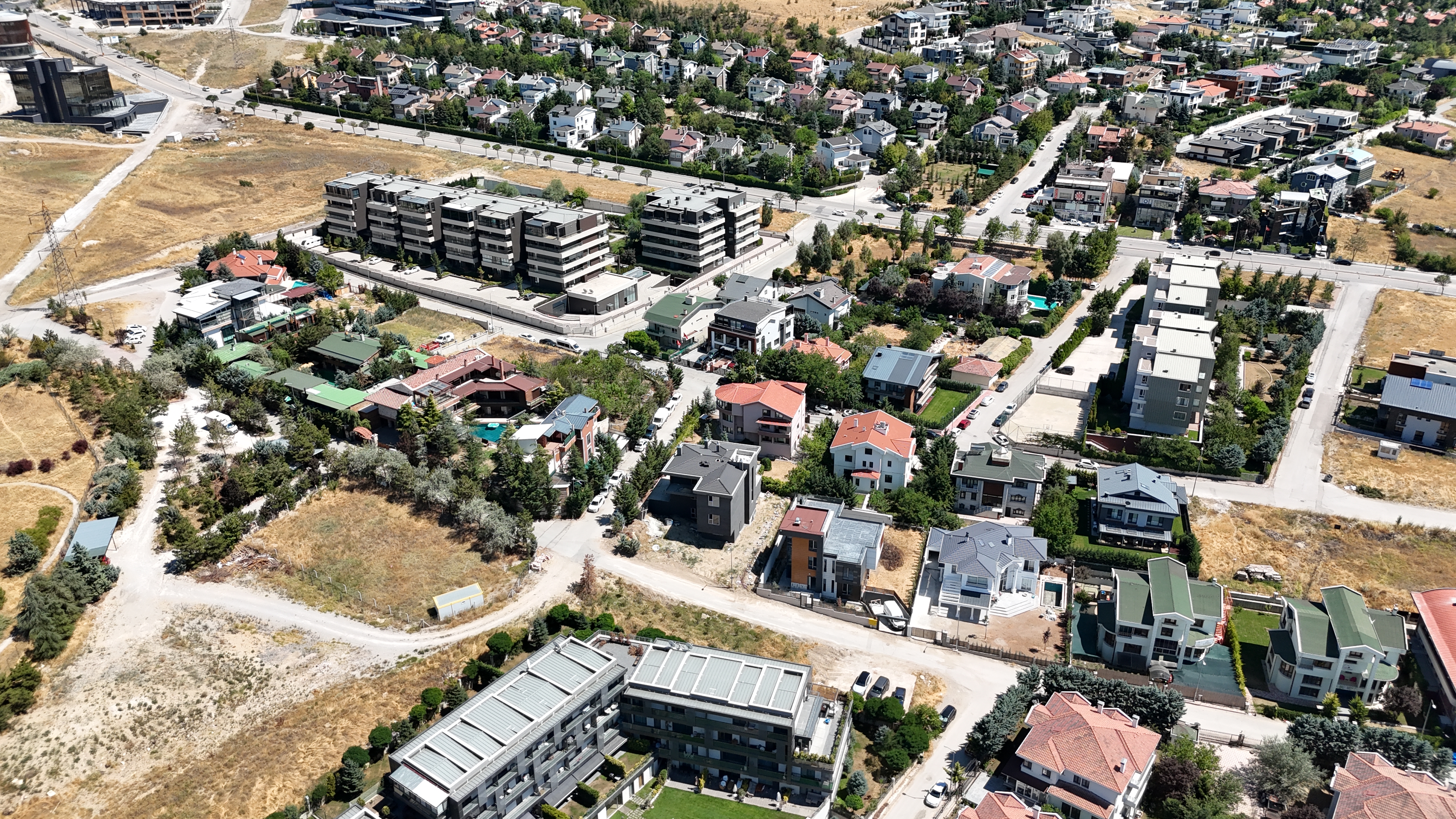 Tüketicilerin tercihi site içerisinde geniş bahçeli villalar oluyor