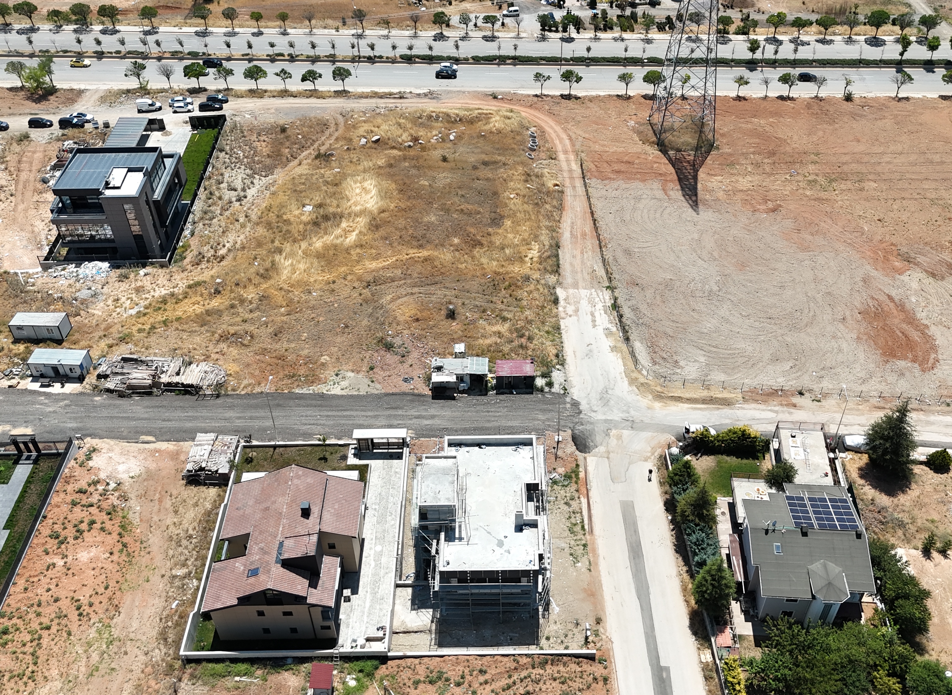 Beytepe’de yatırım fırsatı. 500 m² natamam ofis binası satışta