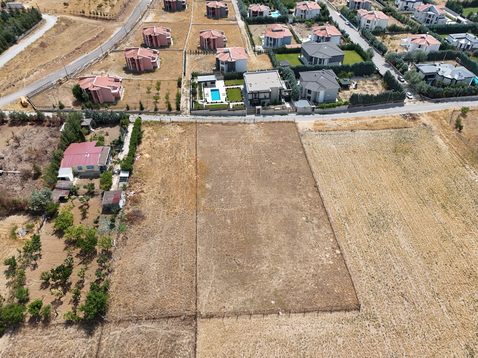 Gölbaşı Hacılarda 3 bin m2 satılık arsa yatırım fırsatı sunuyor