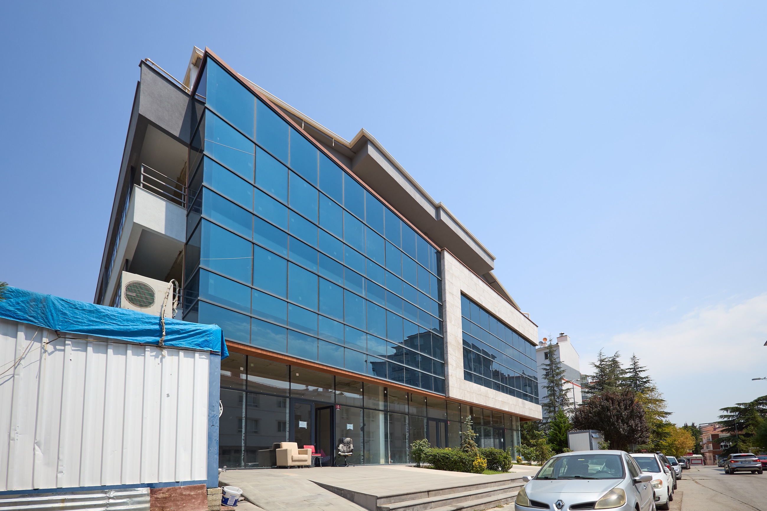 Balgat'ta 1.500 m2 arsada 5 bin 500 m2 şirket merkezi binası