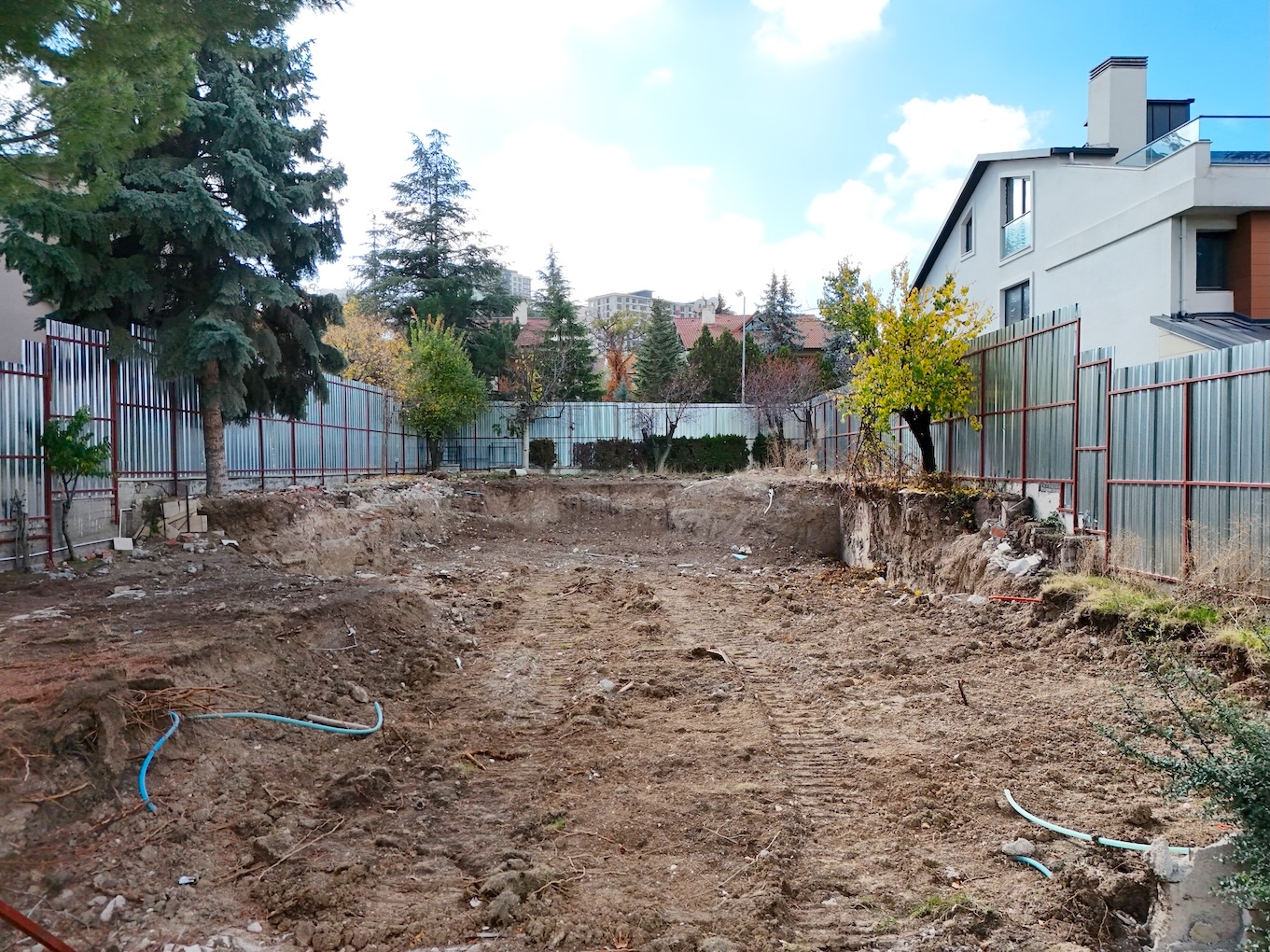 Ankara Çayyolu'nda site içerisinde 600 m² arsa fırsatı