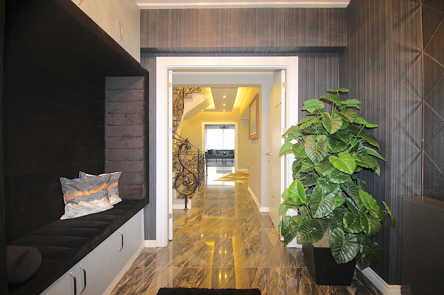 Çankaya Dodurga'da site içerisinde tam müstakil süper lüks villa