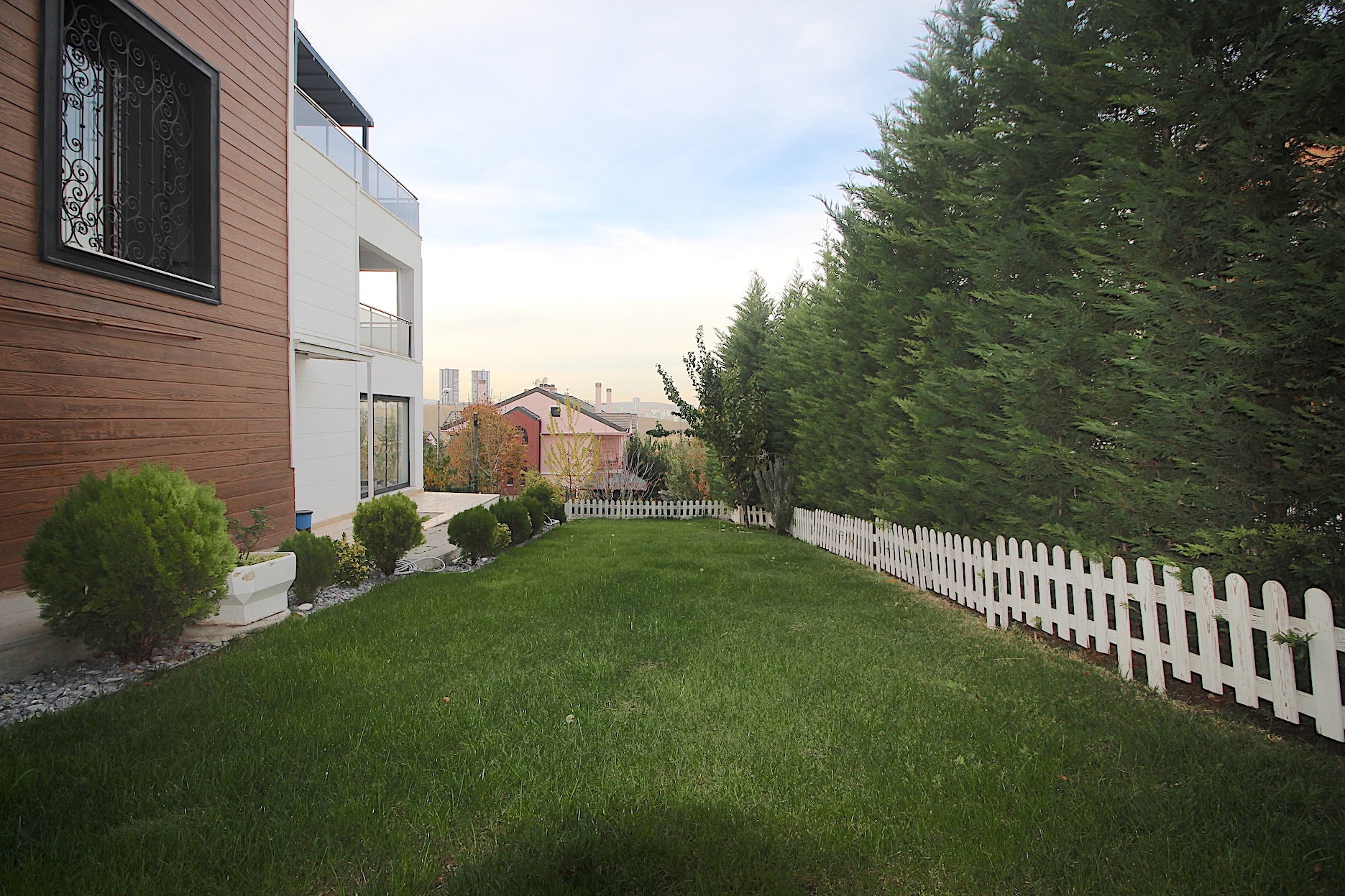 Çankaya Dodurga'da site içerisinde tam müstakil süper lüks villa