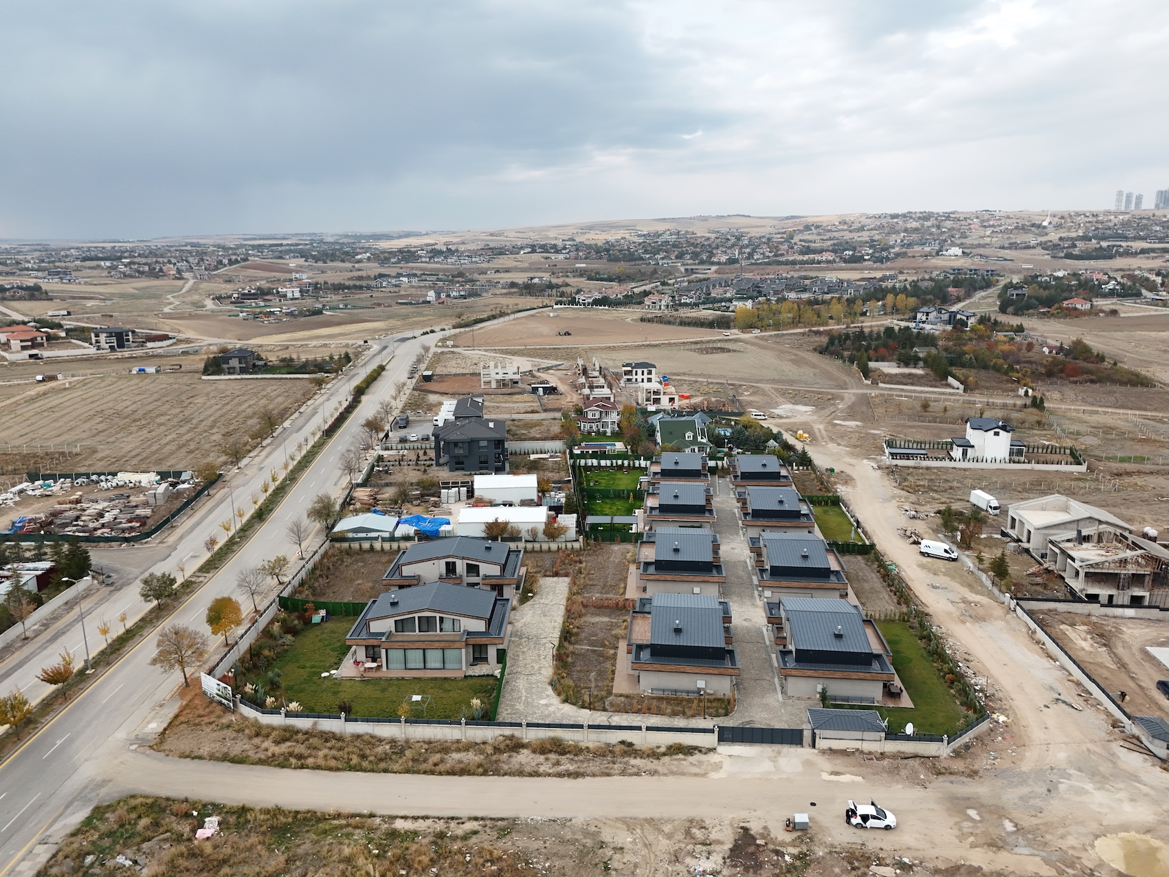 Gölbaşı'nda site içerisinde süper lüks sıfır villa