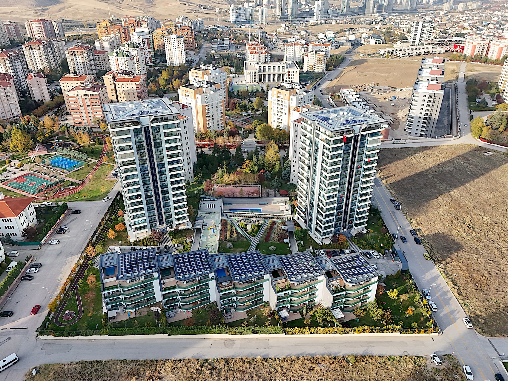 Ankara'da katta tek yatay mimari 5+1 havuzlu teras dubleks