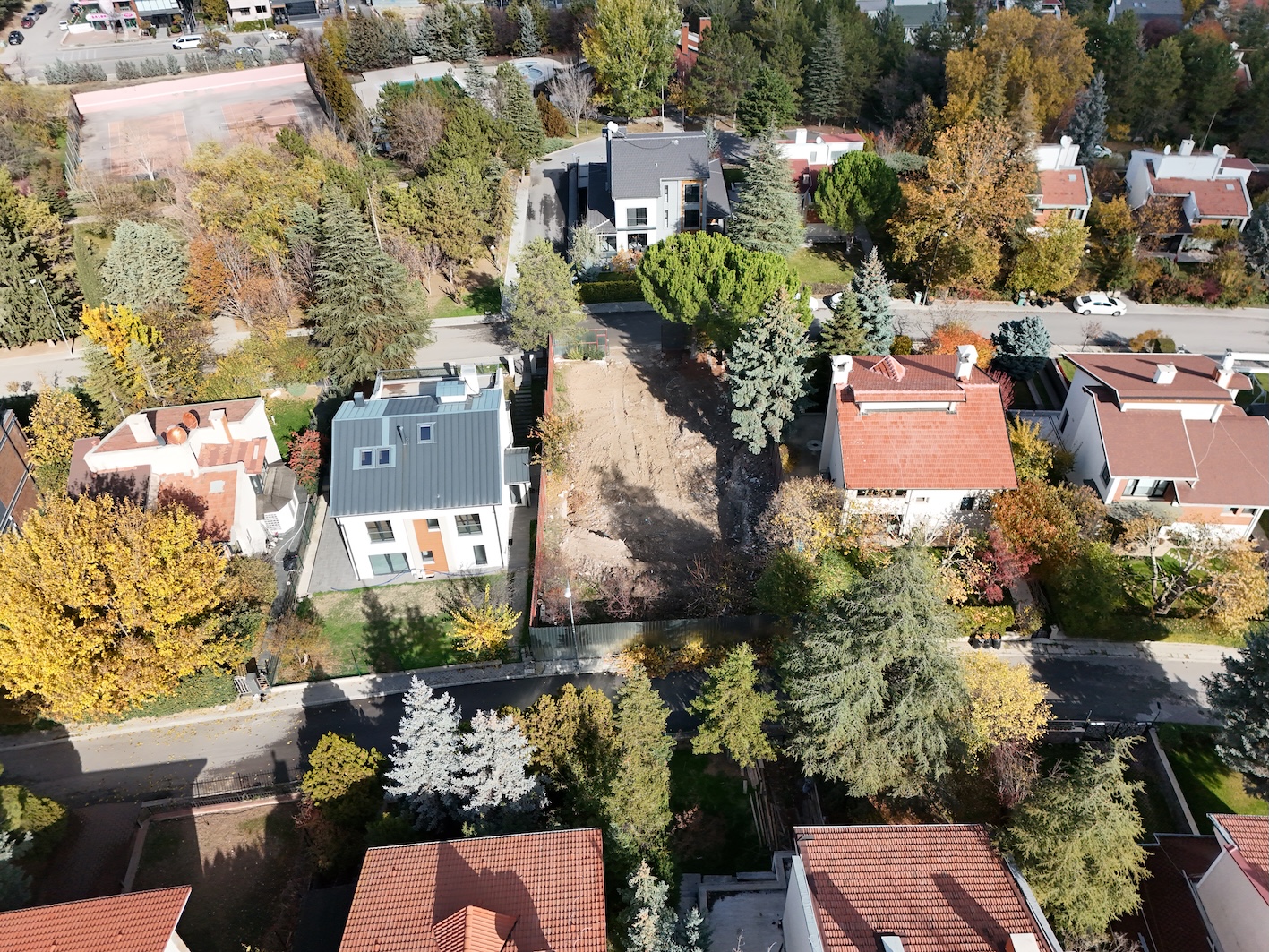 Ankara Çayyolu'nda site içerisinde 600 m² arsa fırsatı