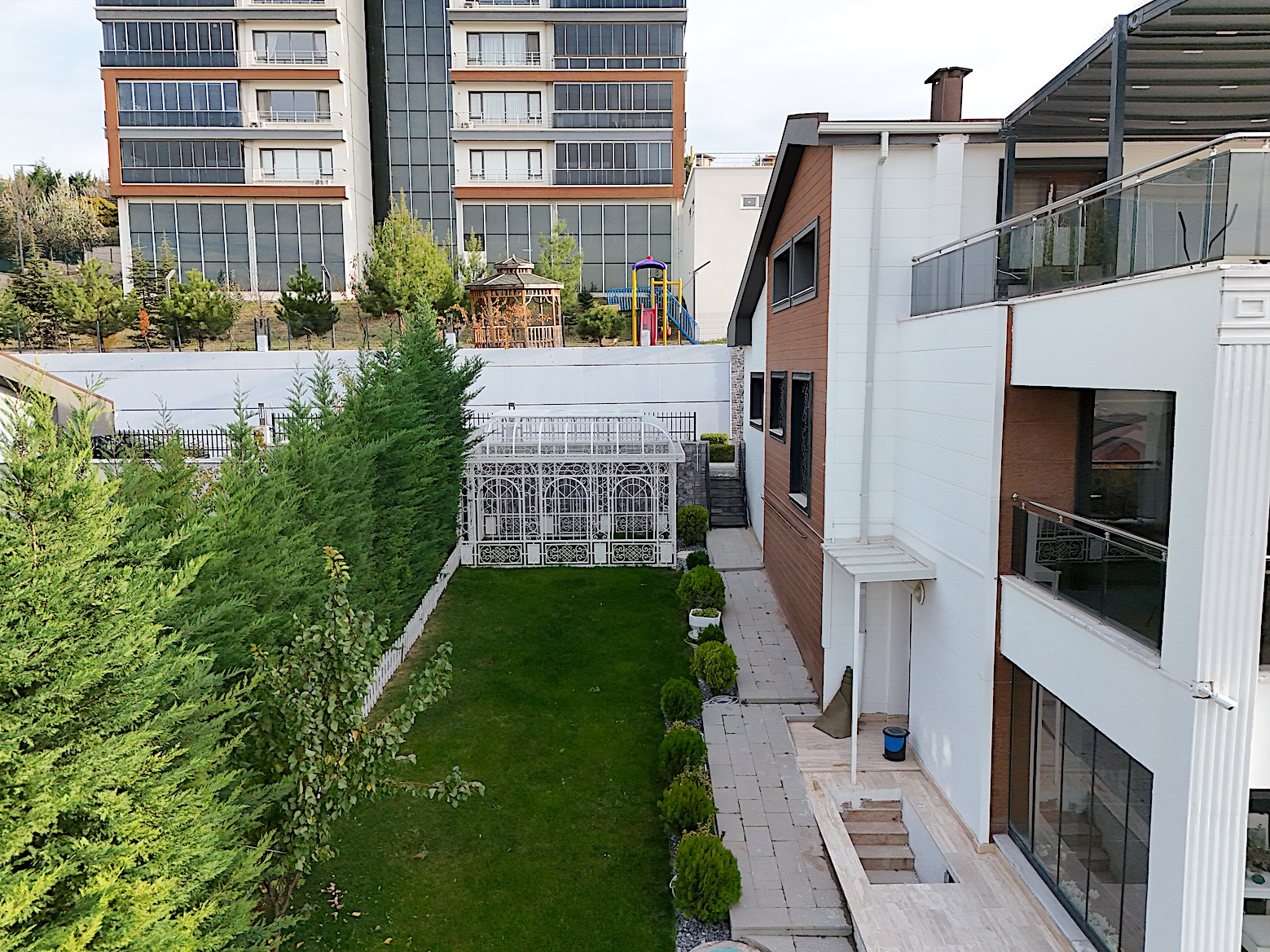 Çankaya Dodurga'da site içerisinde tam müstakil süper lüks villa