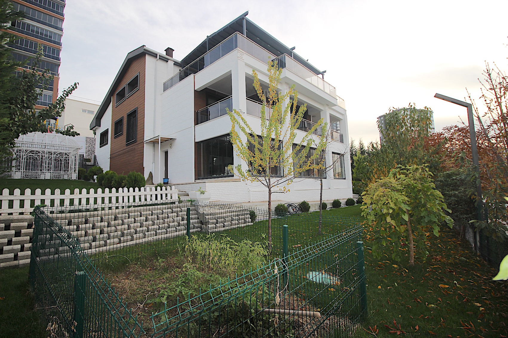 Çankaya Dodurga'da site içerisinde tam müstakil süper lüks villa