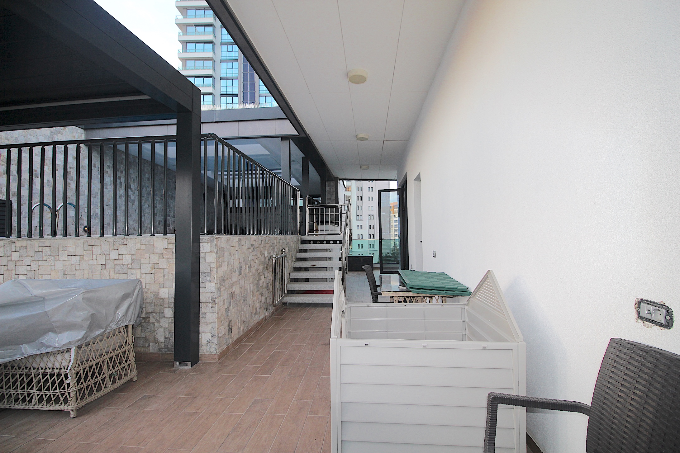 Ankara'da katta tek yatay mimari 5+1 havuzlu teras dubleks