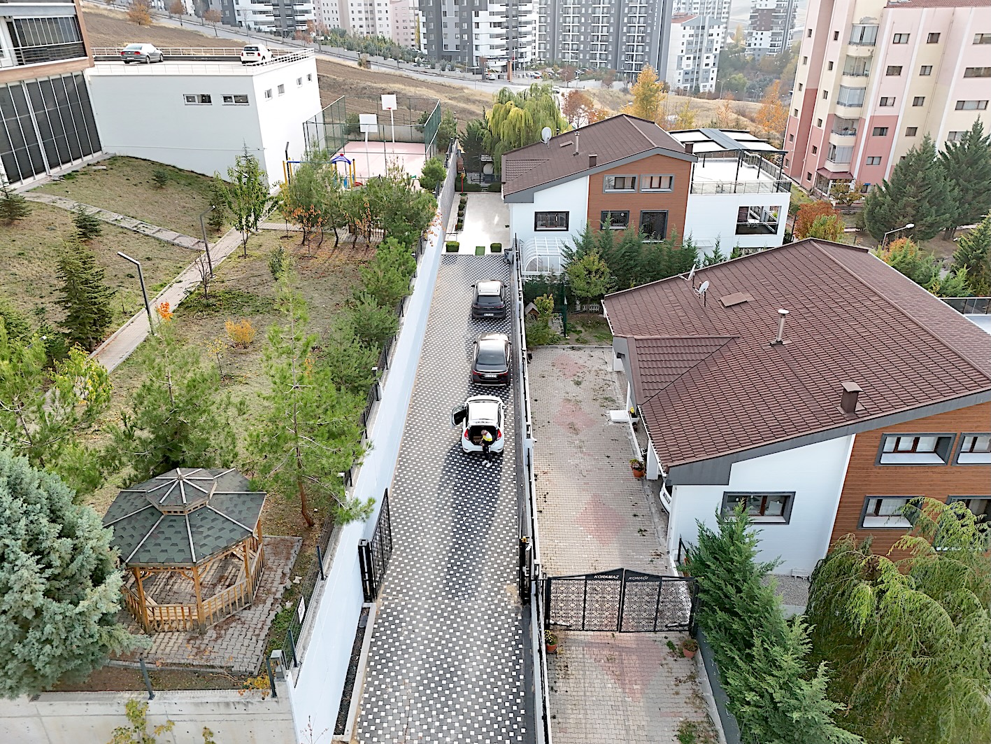 Çankaya Dodurga'da site içerisinde tam müstakil süper lüks villa