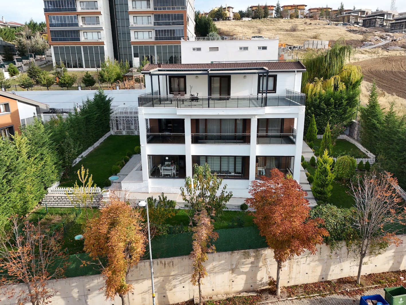 Çankaya Dodurga'da site içerisinde tam müstakil süper lüks villa