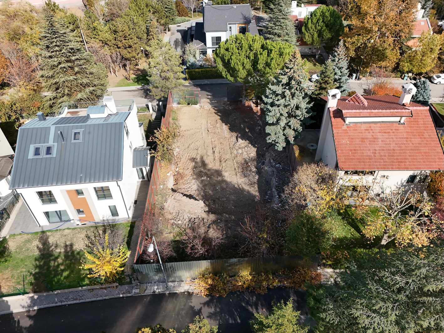 Ankara Çayyolu'nda site içerisinde 600 m² arsa fırsatı