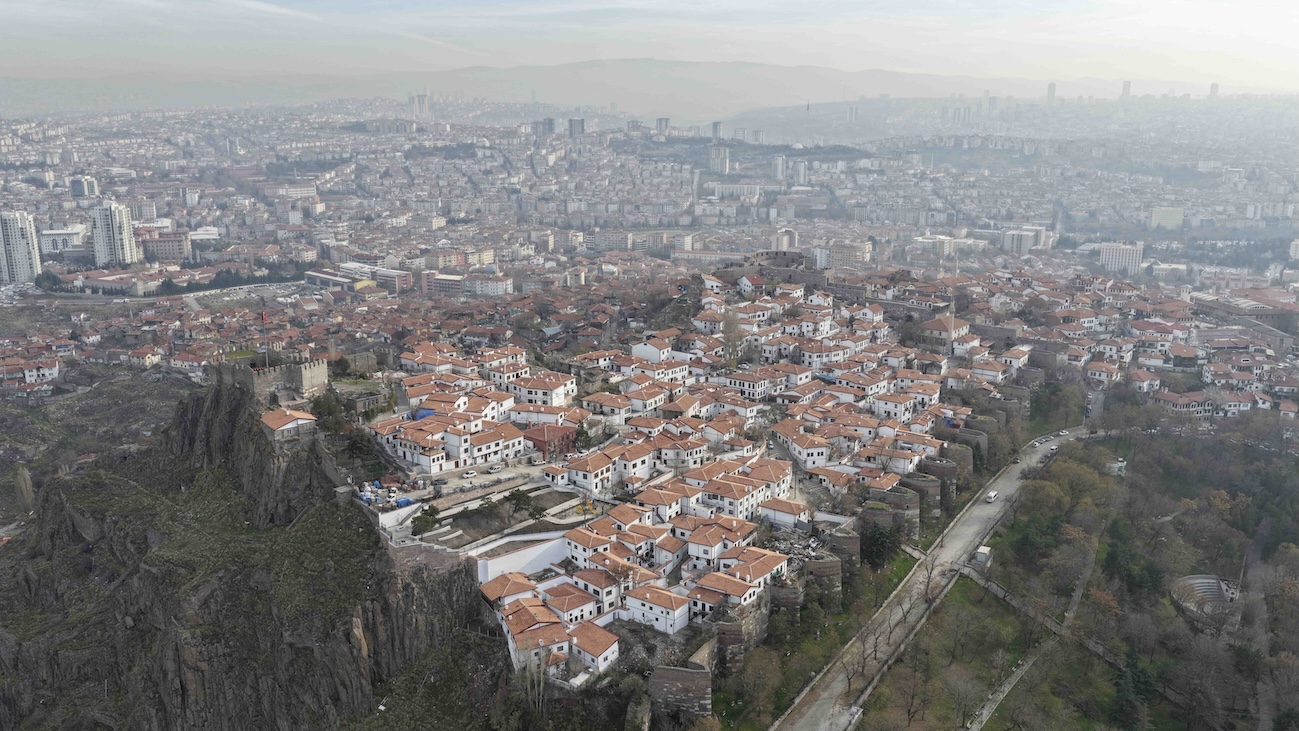 Ankara Kalesi'ndeki 240 yapı aslına uygun yenilendi