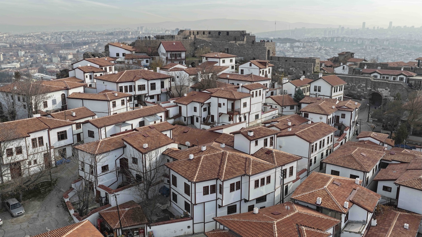 Ankara Kalesi'ndeki 240 yapı aslına uygun yenilendi