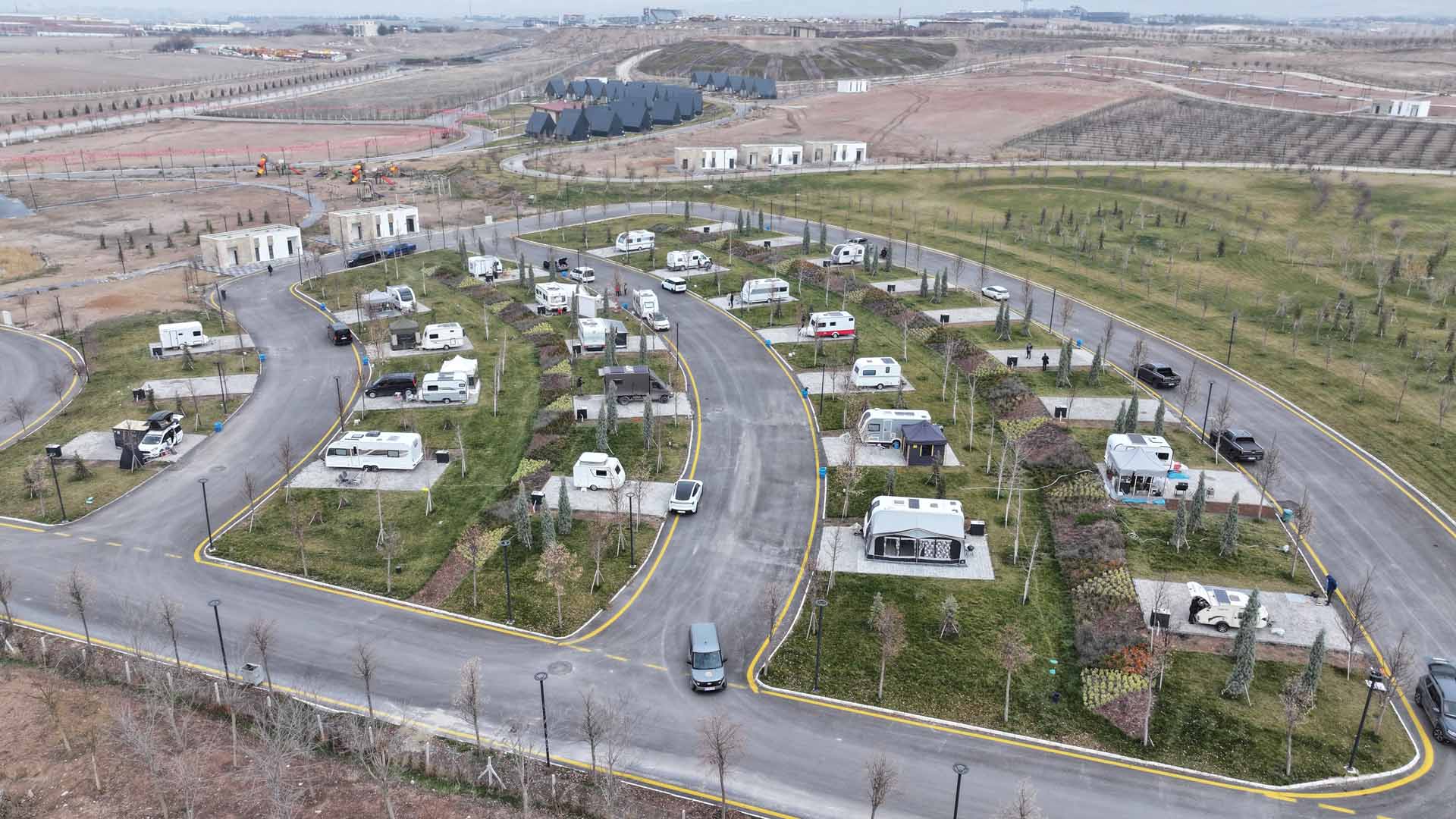 Ankara ATA çiftliğinde karavan ve çadır kamp alanı ilgi görüyor