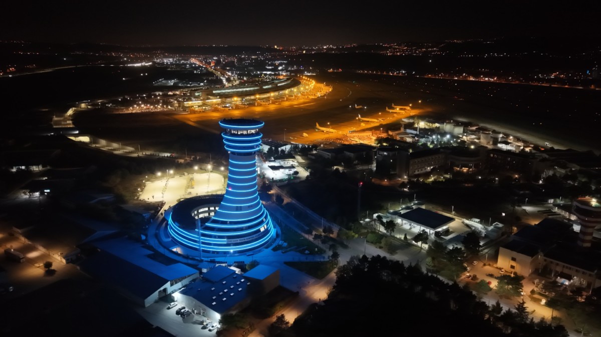 Esenboğa Havalimanı'nın üçüncü pisti hizmete alındı