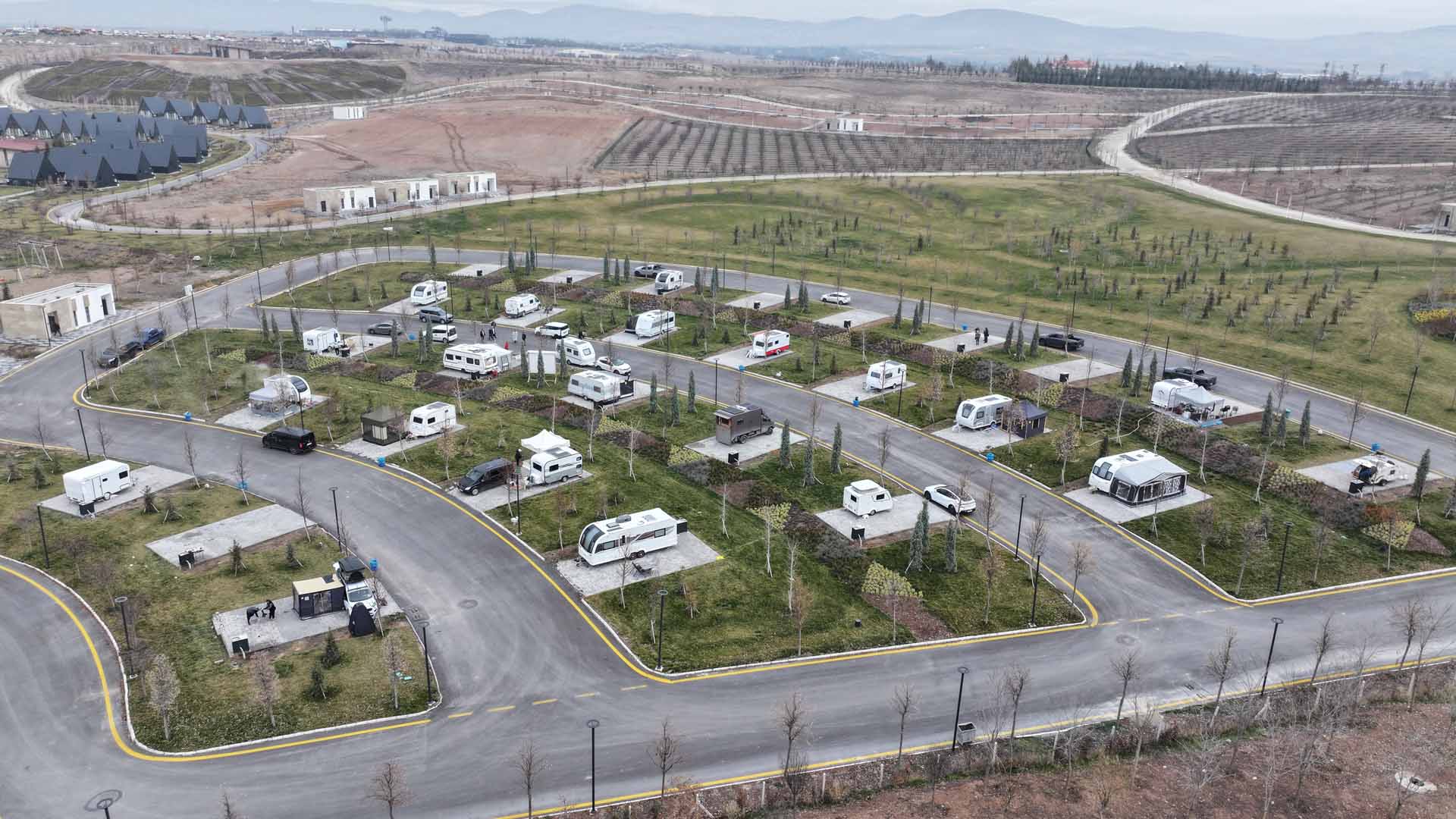 Ankara ATA çiftliğinde karavan ve çadır kamp alanı ilgi görüyor