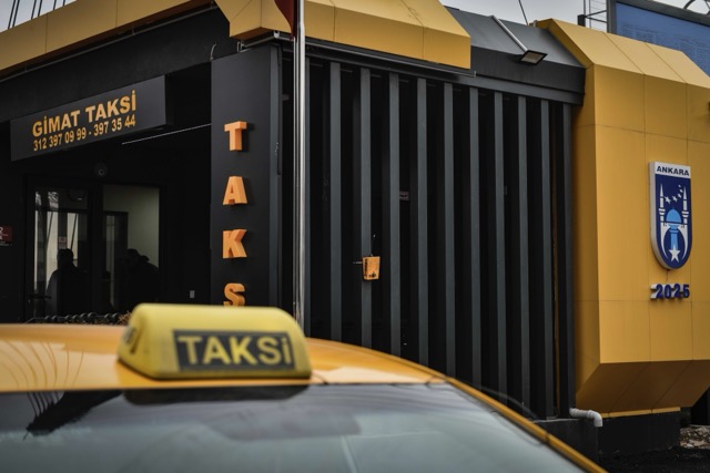Ankara'da taksi durakları yenileniyor