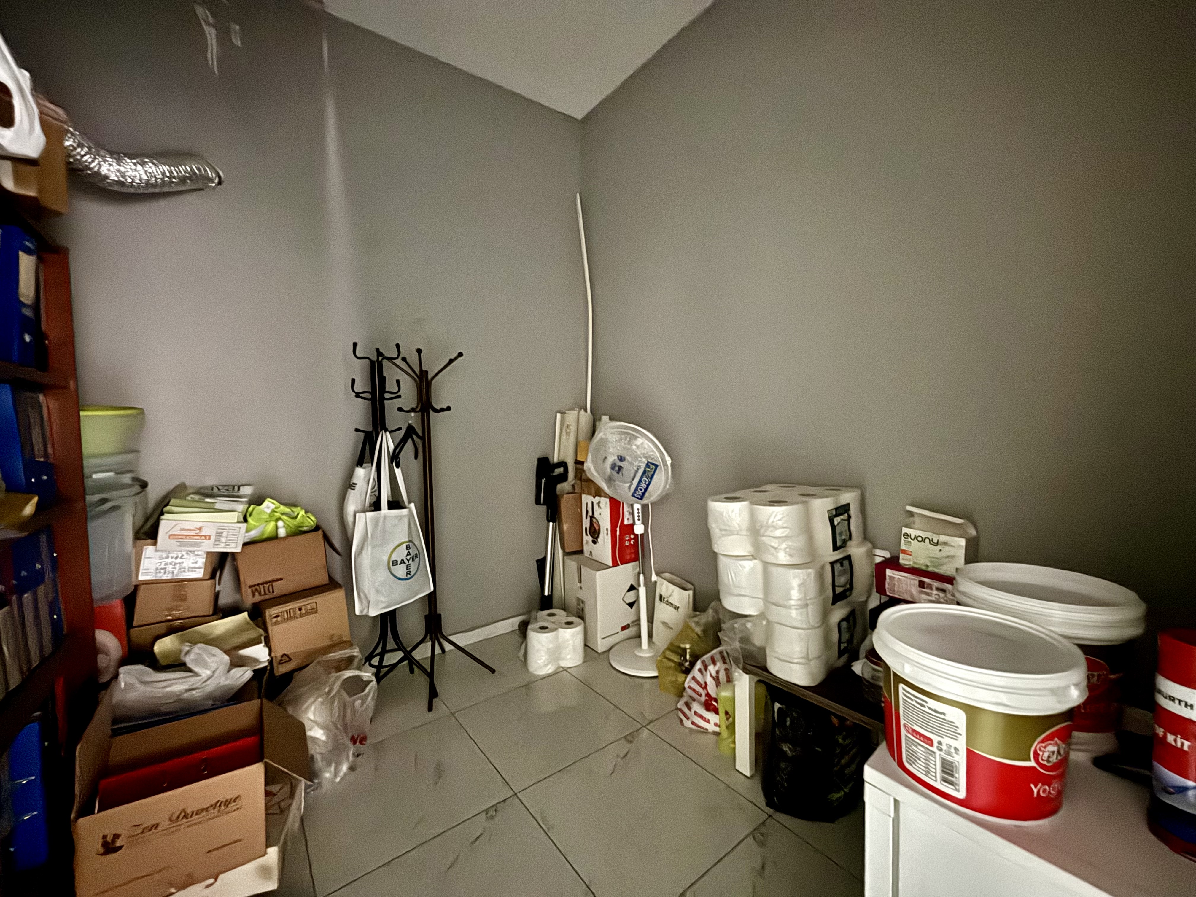 Dempa Sanayi sitesinde depolama imalat teşhir ve ofis için uygun bina