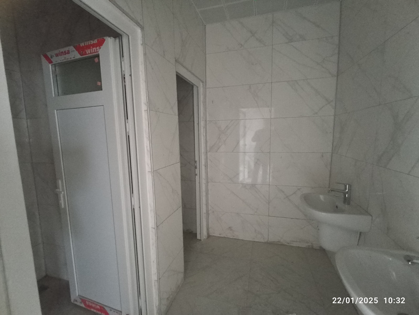 Ankara Esenboğa yolu üzerinde 5.000 m² plaza
