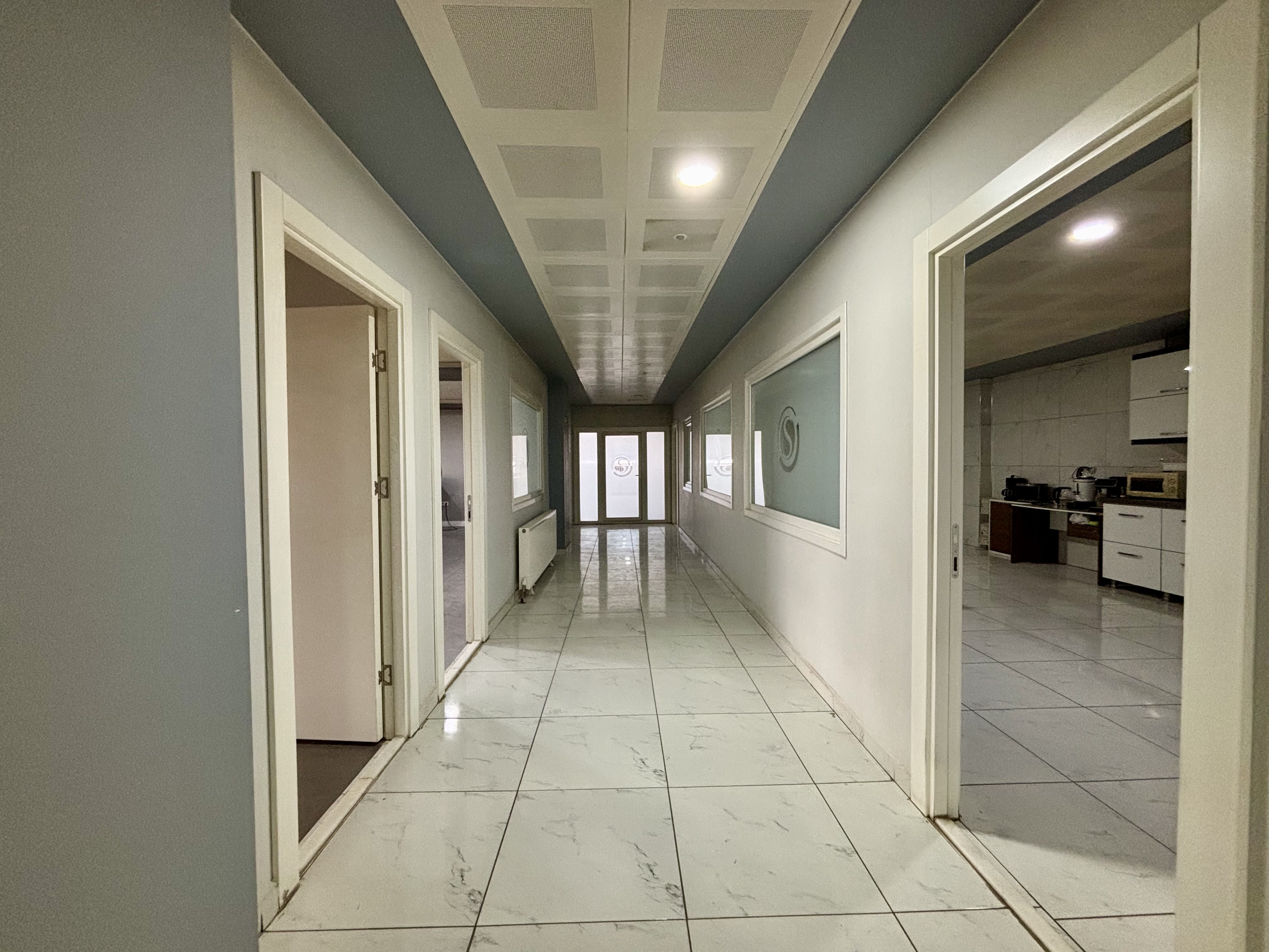 Dempa Sanayi sitesinde depolama imalat teşhir ve ofis için uygun bina
