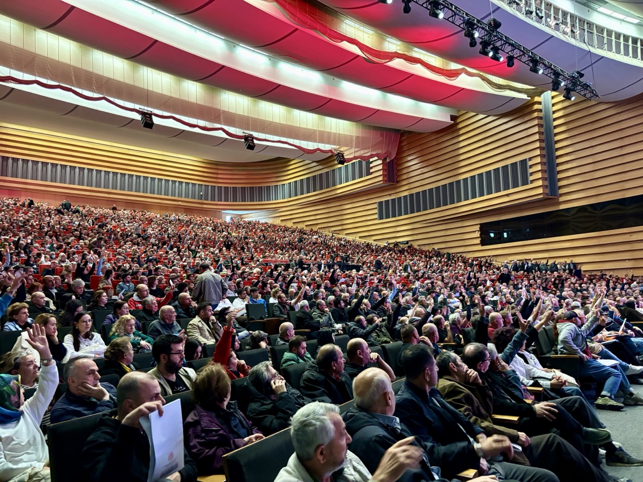 Akçalı Kooperatifi'nde genel kurul tamamlandı: Kura, seçim ve teslim süreci gündeme damga vurdu