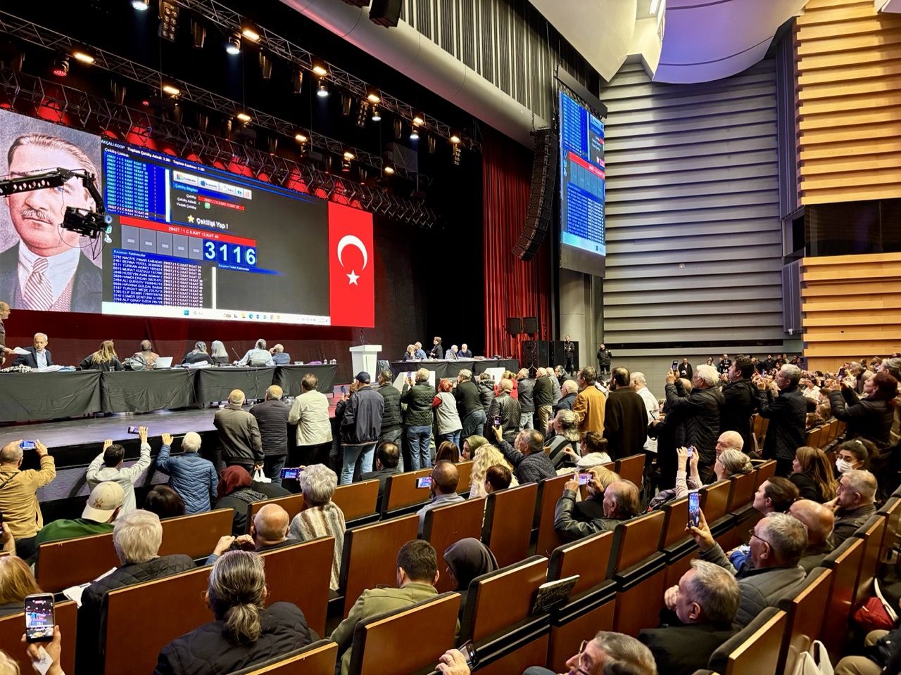 Akçalı Kooperatifi'nde genel kurul tamamlandı: Kura, seçim ve teslim süreci gündeme damga vurdu
