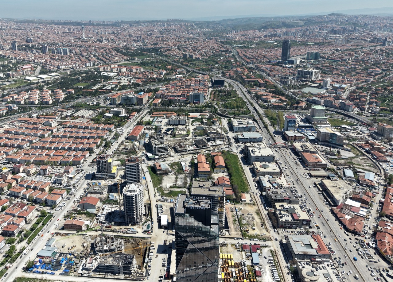 Ankara'daki İskitler'de eski sanayi kimliği yerini markalı projelere bırakıyor