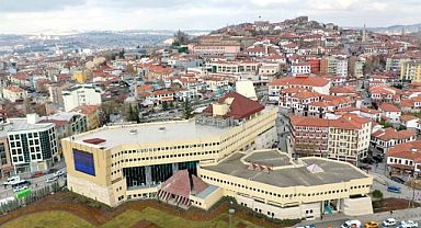 Tarihi samanpazarı meydanı geri dönüyor