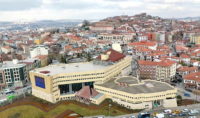 Tarihi samanpazarı meydanı geri dönüyor